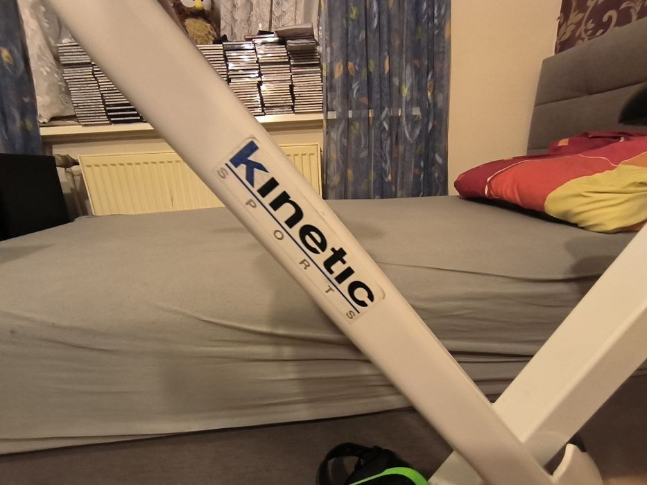 Rowerek stacjonarny firmy Kinetic