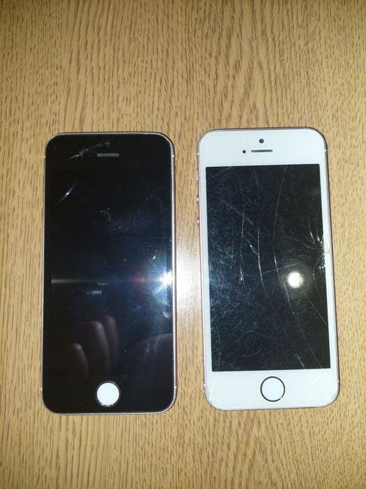 4x iPhone se pierwszej generacji