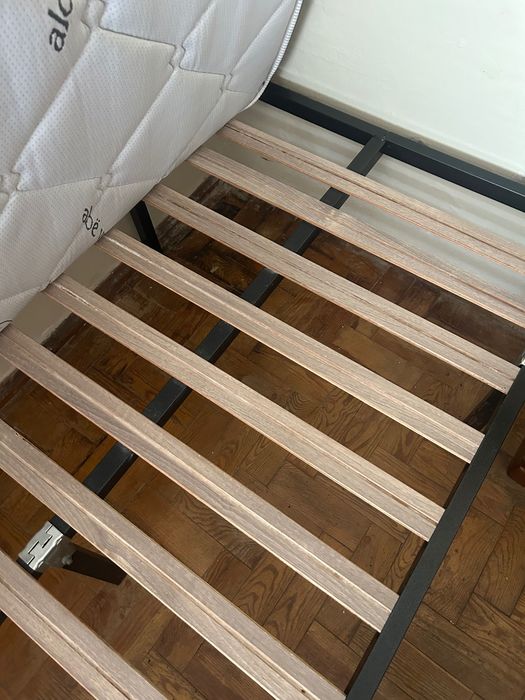 Cama com colchão