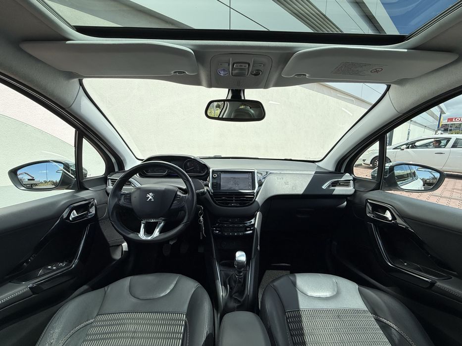Peugeot 208 1.6 HDi 115cv Coupé Allure | Nacional | Full Extras | 2012 | Garantia 12 Meses Incluída | Possível Financiamento