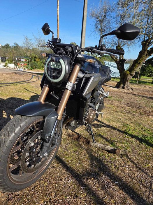 Mota como nova sempre de garagem