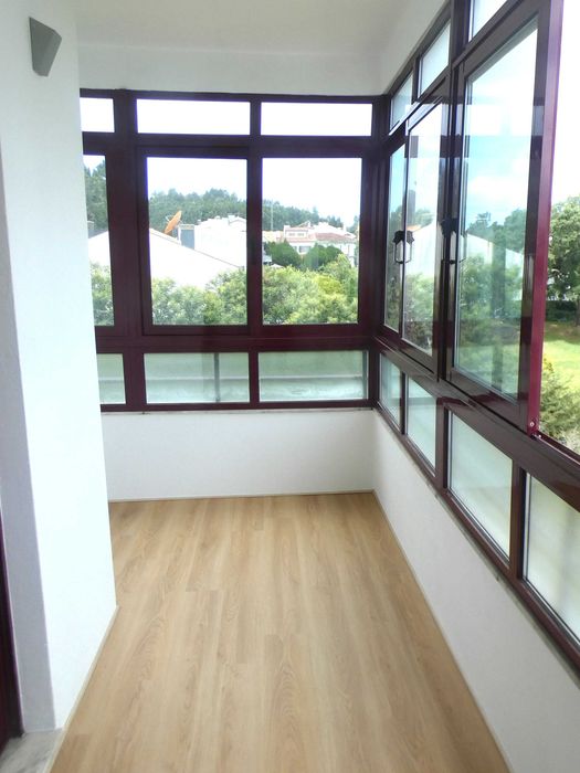 VendoT1 GAIA RENOVADO, Rua da Igreja, Pedroso 60 m2 área construída + garagem (12m2) + arrumos (6 m2)