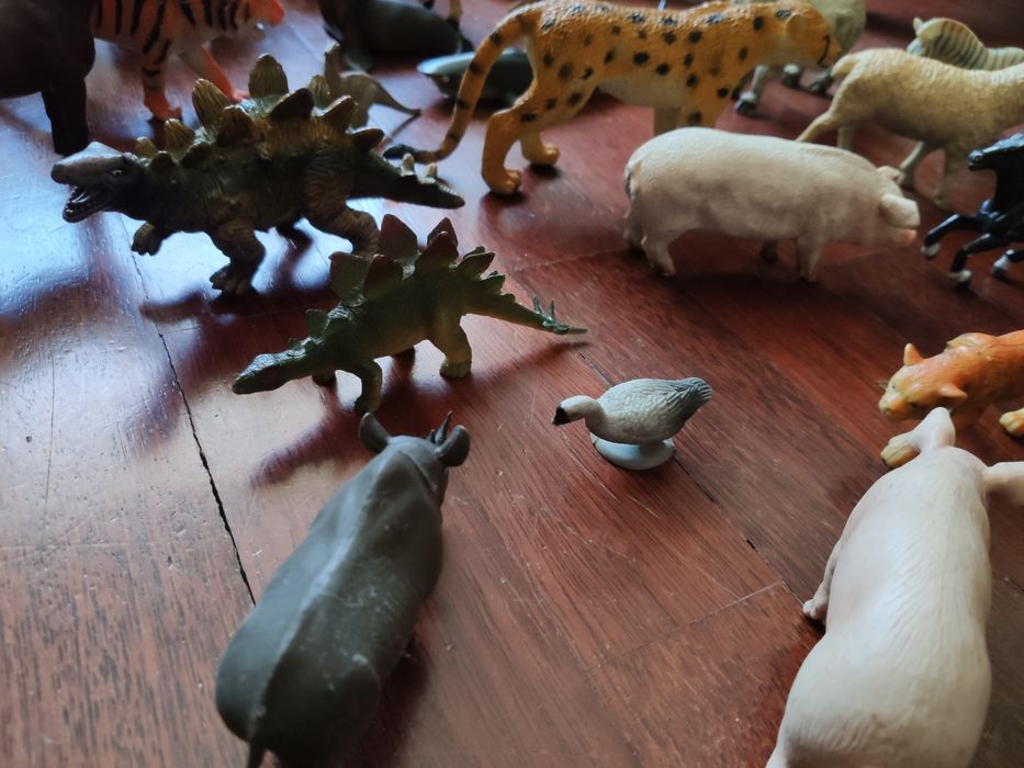 Bonecos de vários tamanhos