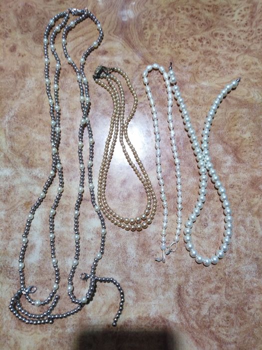 Бусы, бижутерия 0