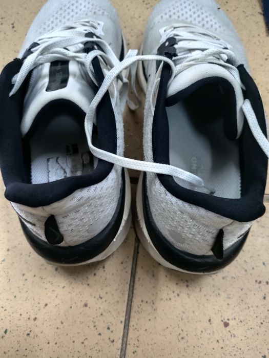 Tênis Nike Vomero 17