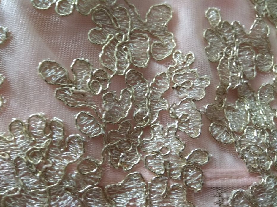 Śliczny crop top s.