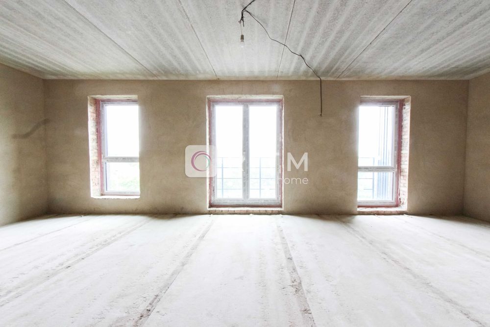 Продається 1 кімнатна квартира 58,4 м2 з власним парко місцем.