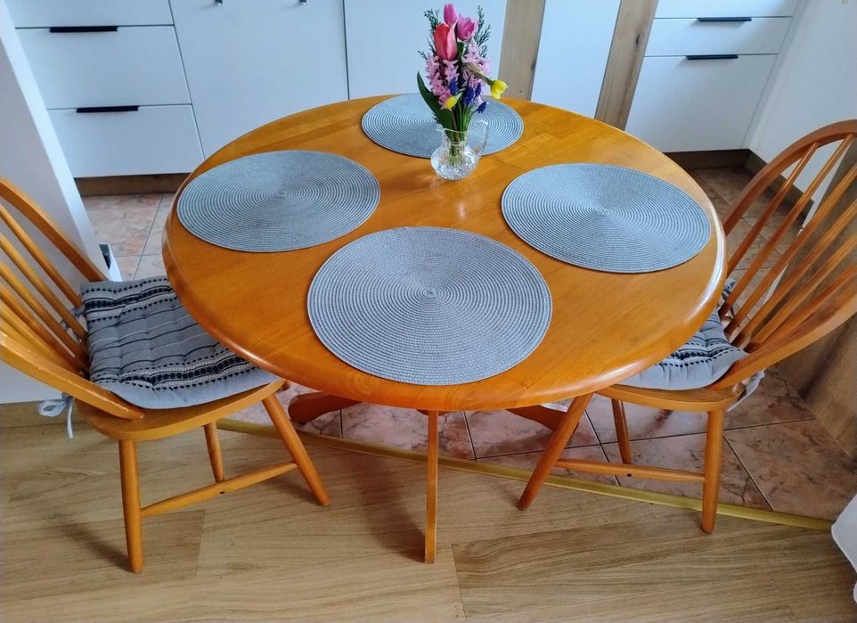 Stół drewniany okrągły