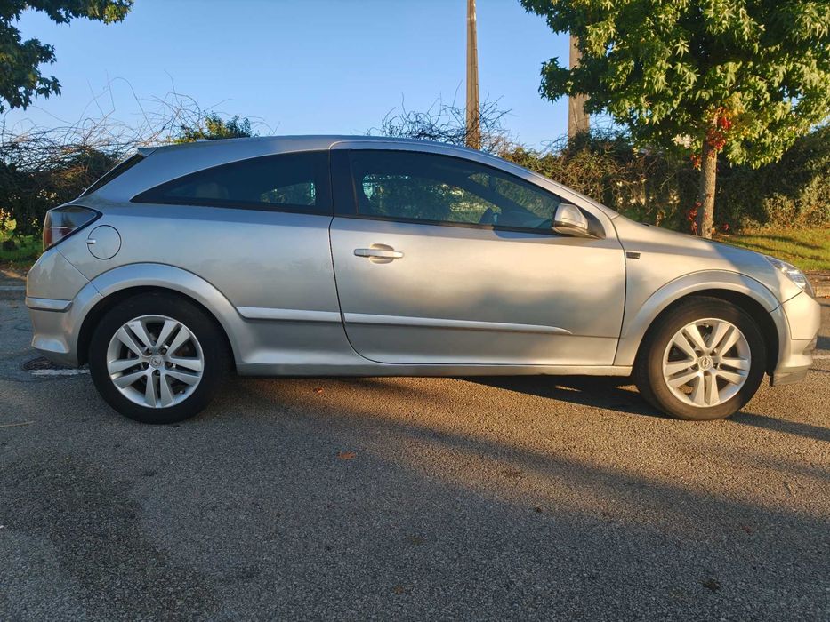 Opel Astra GTC 1.3 CDTI - IUC Antigo