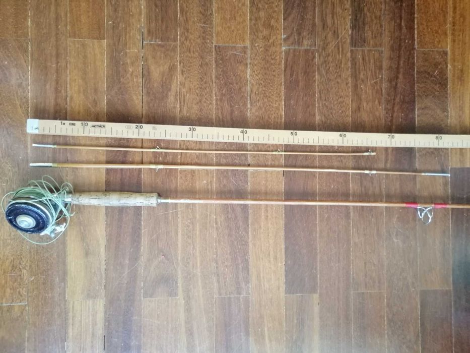 Cana de pesca em bambu antiga