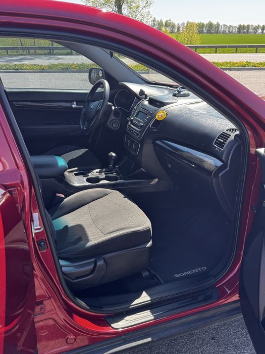 Продам Kia Sorento 2013