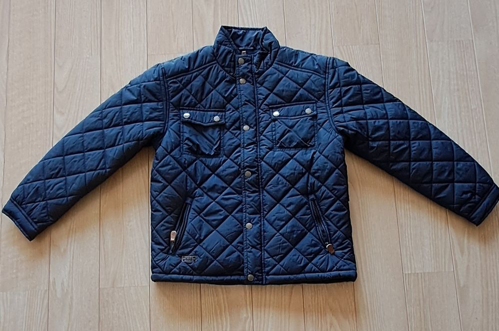 Blusão Azul Escuro, da Sfera Novo.