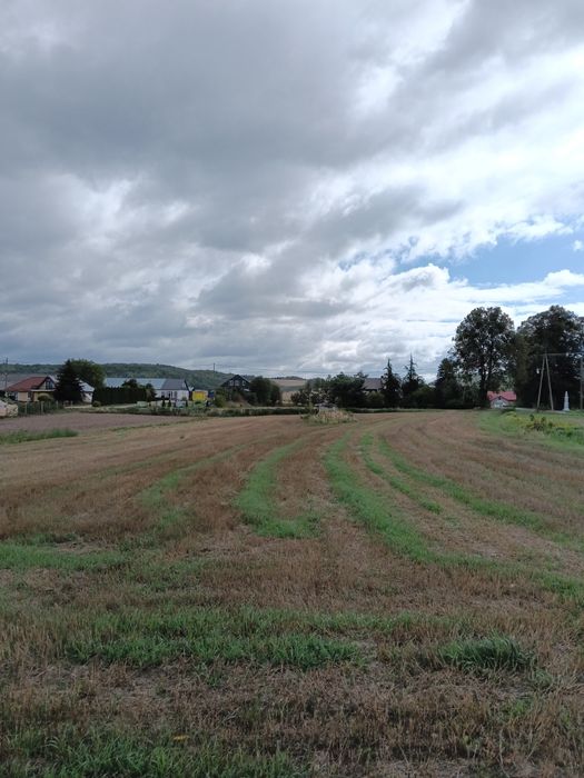 Piękna działka z warunkami zabudowy ROZTOCZE