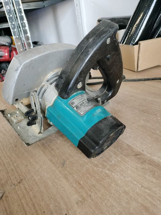 Pilarka tarczowa Black Decker
