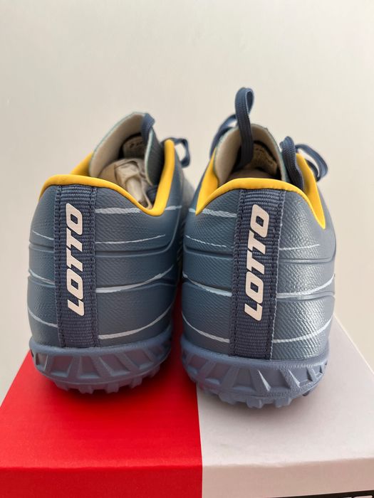 BOTAS DE FUTEBOL RELVA SINTÉTICA (CRIANÇA)