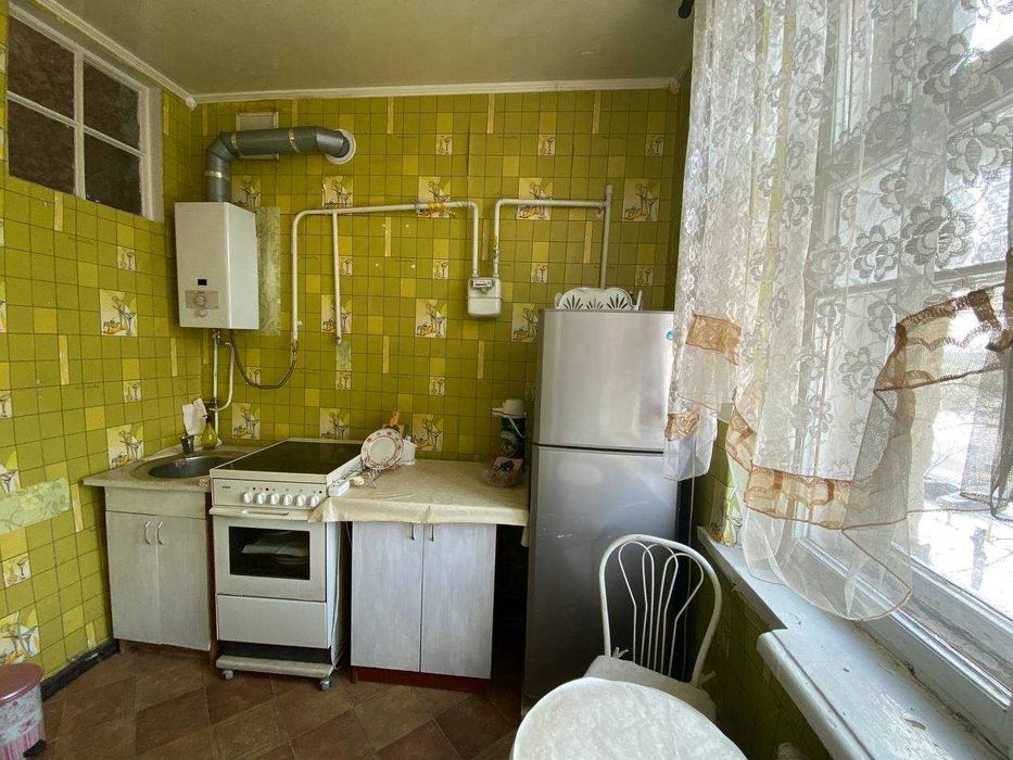 Продаётся двухкомнатная квартира по улице Соборности, ост. Театральная