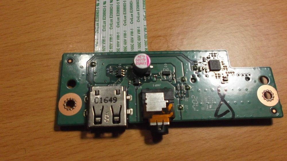 placa de E/S (entrada/saída) USB e áudio