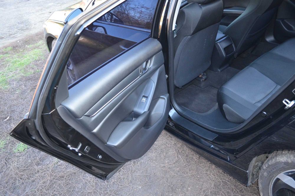 Honda Accord 2019 VIN 1HGCV1F11KA087216 фото оголошення 13 з 17