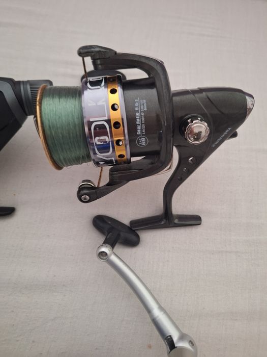 6 carretos de pesca, 4 de surfcasting e 2 de spinning ou boia.