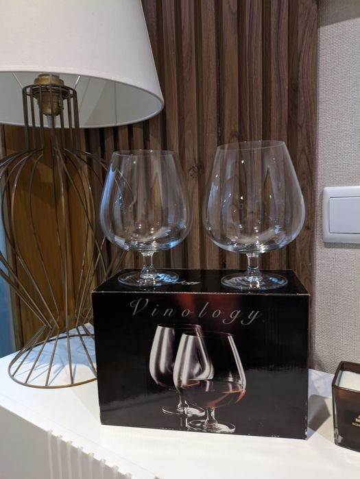 Dois copos de Brandy e ou Cognac