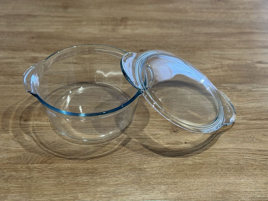 Продам скляну кастрюлю для запікання з кришкою