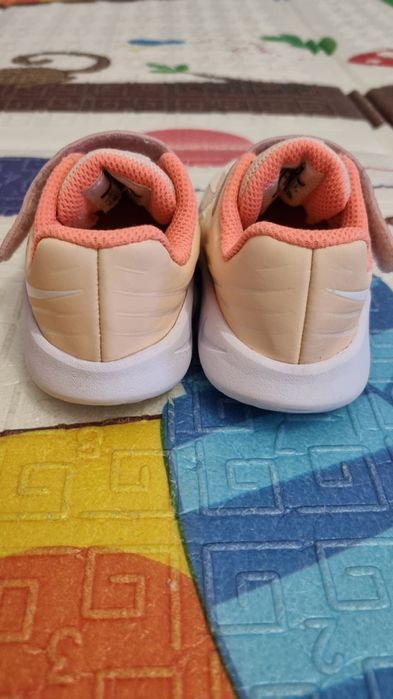 Кросівки Nike для дівчинки