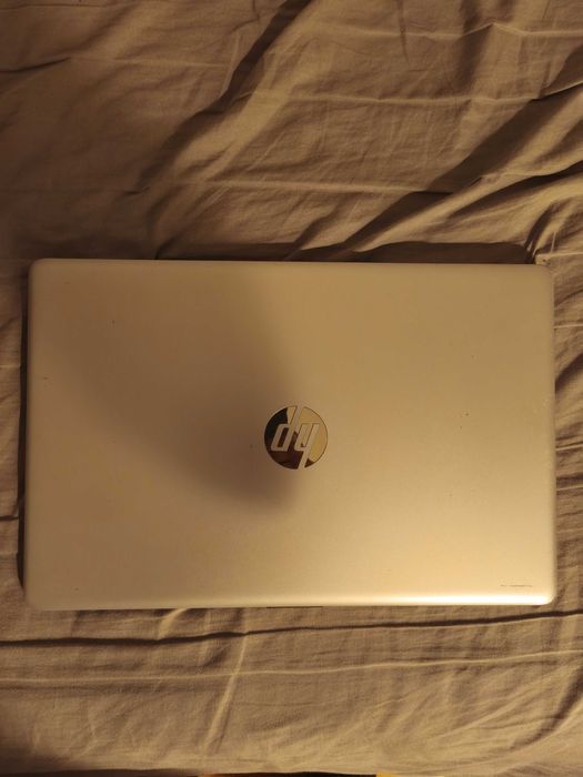 Portátil HP Model15-da0051np