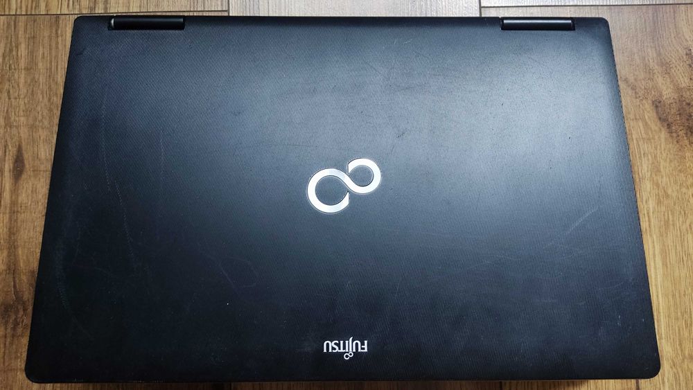Laptop Fujitsu lifebook E751