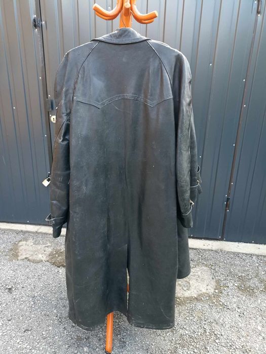 Stary niemiecki czarny skórzany płaszcz militaria