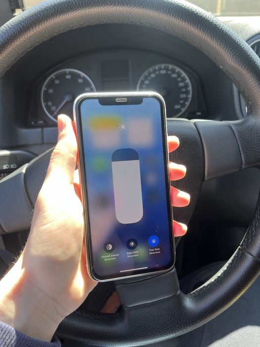Продам Iphone Xr (айфон хр)