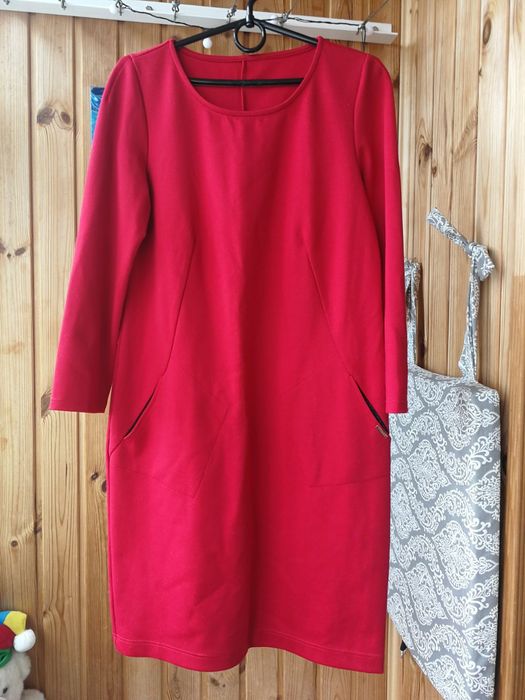 Сукня, платье трикотажна червона з кишенями р.44.
