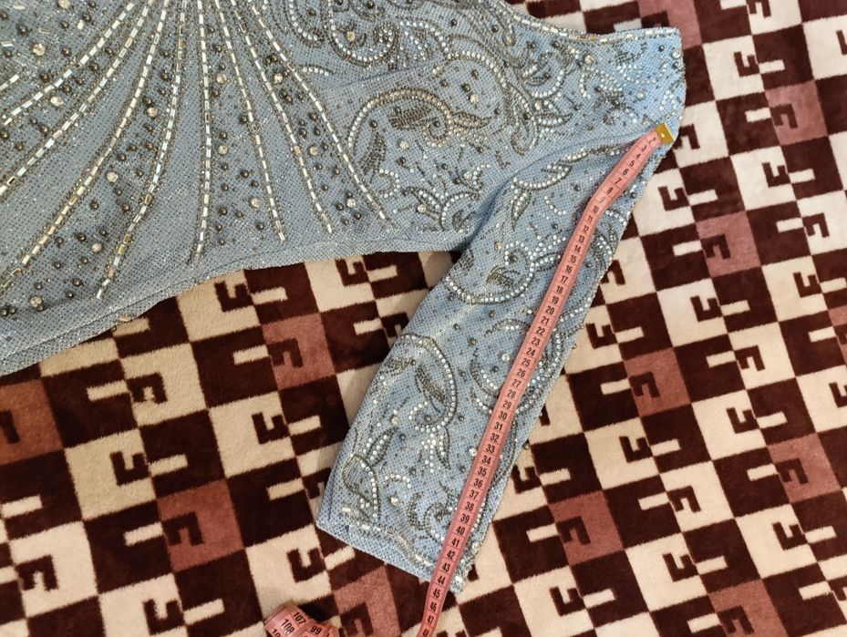 Продам шикарное платье.