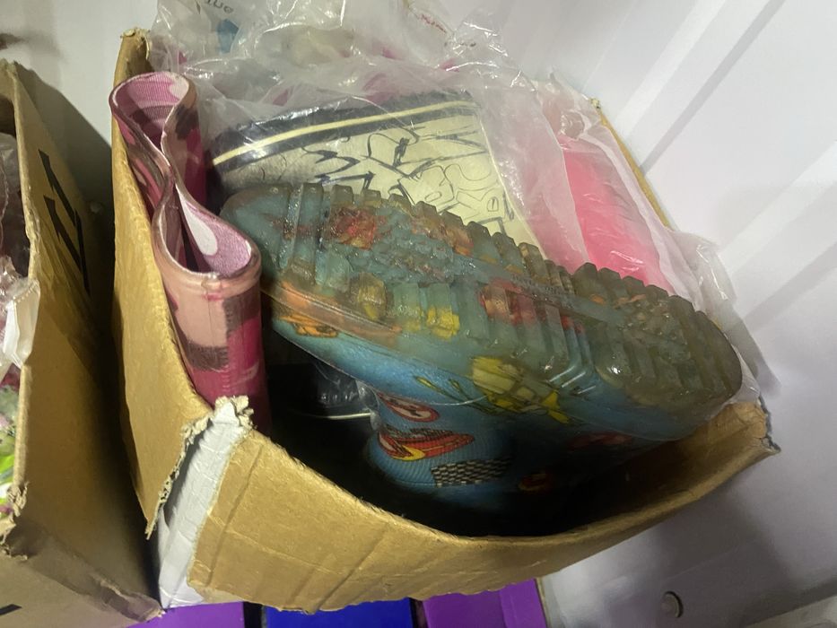 Продам  оптом много новой детской обуви за символическую цену