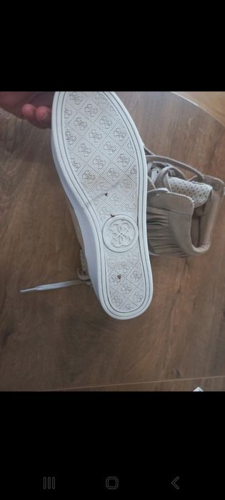 BUTY Guess roz 40