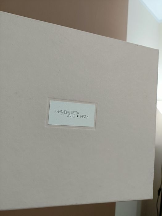 GIambattista Valli H&M buty szpilki sandały
