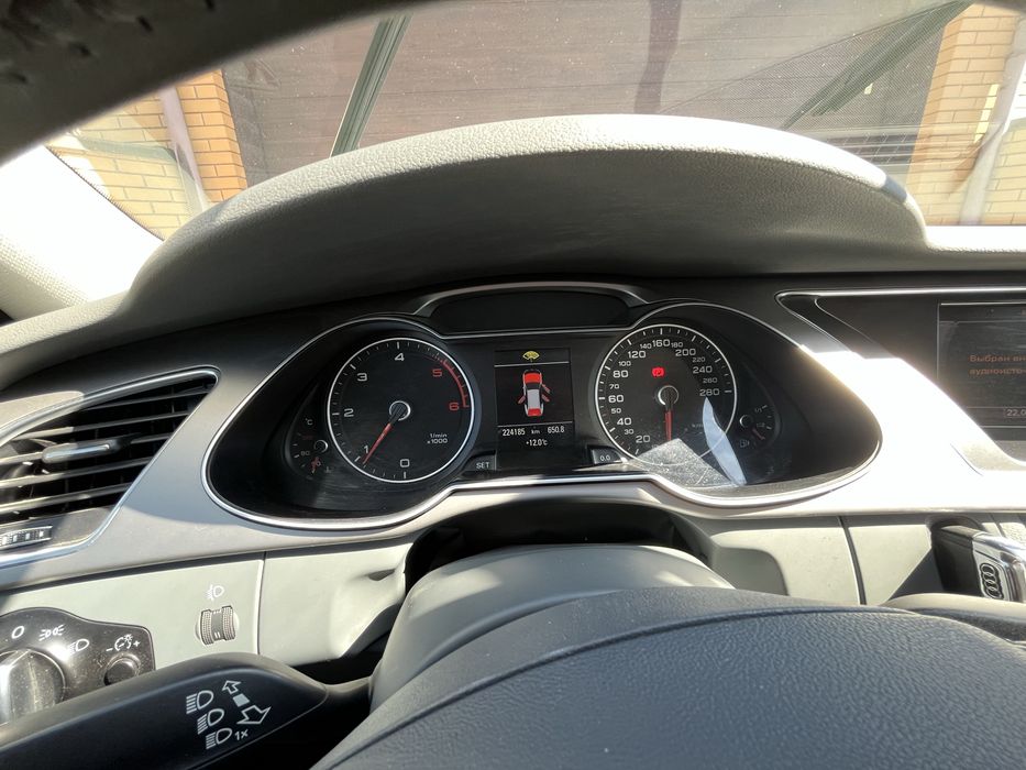 Продам власне авто Audi A4 B8