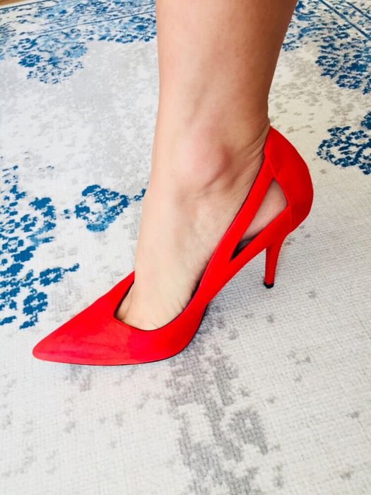 Szpilki czerwone neon Zara