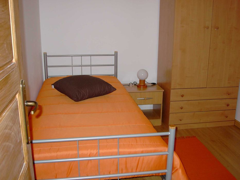 Quarto, individual, perto do Polo Universitário do Alto  Ajuda