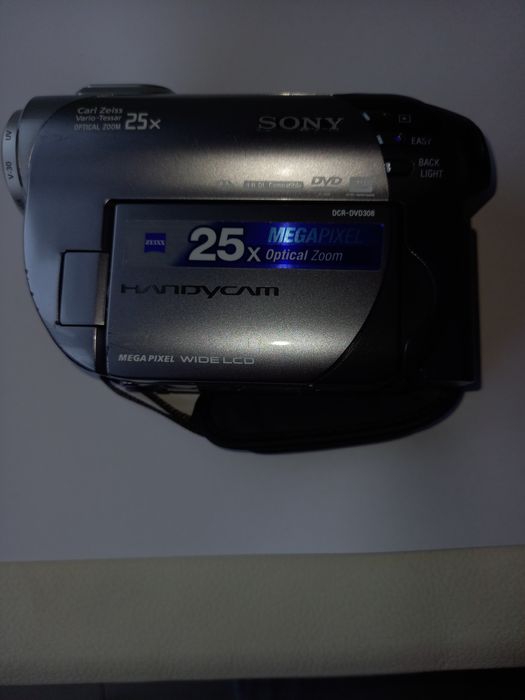 Kamera SONY z akcesoriami.