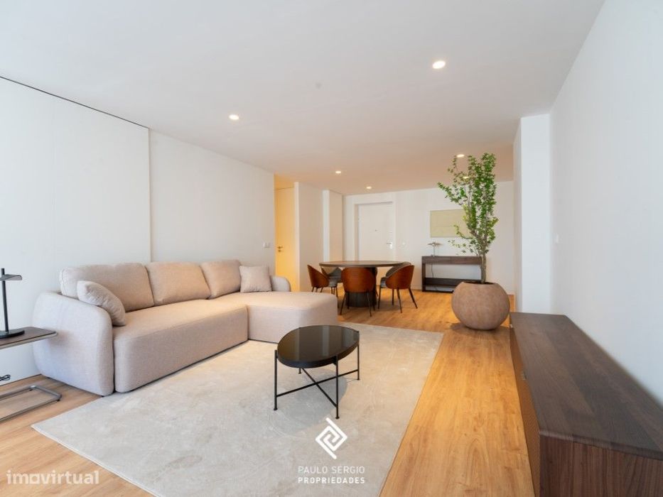 Arrenda-se apartamento T2 novo (Mobilado), em empreendimento Centra...