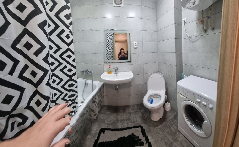 ЛЮКС! Посуточно и почасово Подобово м. Холодная гора, ЖД с балконом! Г