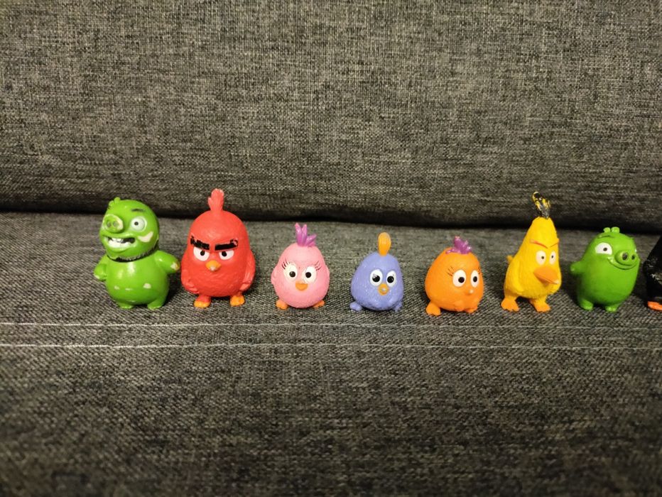 Bonecos diversos (Marvel, Angry Bird)