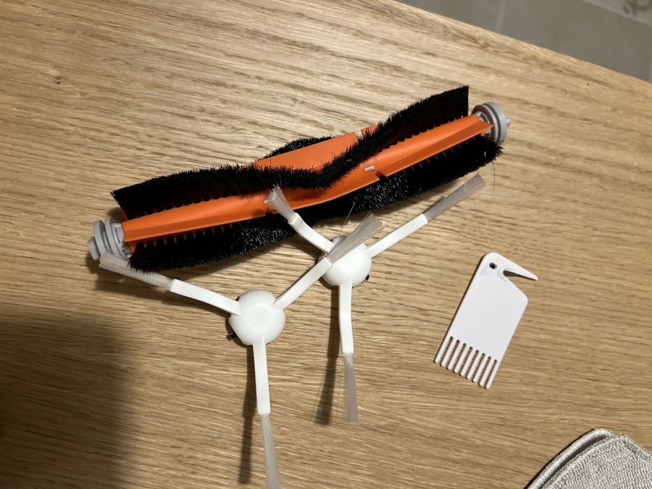 Набір змінних аксесуарів для робота пилососа