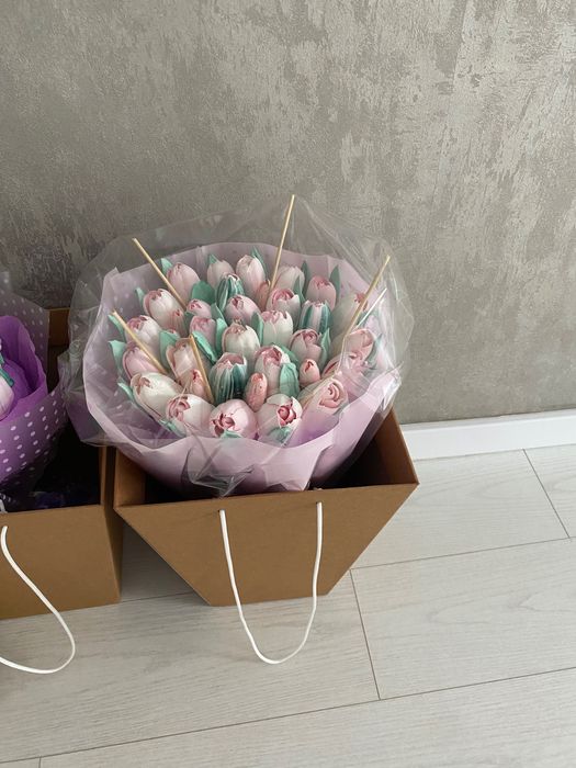 Зефірні букети та коробочки на замовлення, а також чайні пари до свята