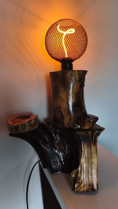 Lampka nocna z drewna
