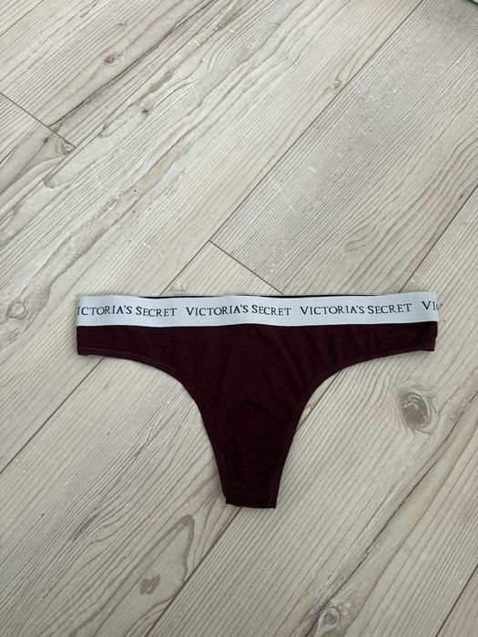 Majtki Victoria’s Secret stringi guma logo bordowe nowe bez metki