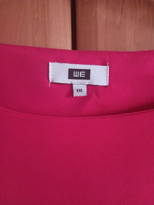 Sukienka w odcieniu fuksji