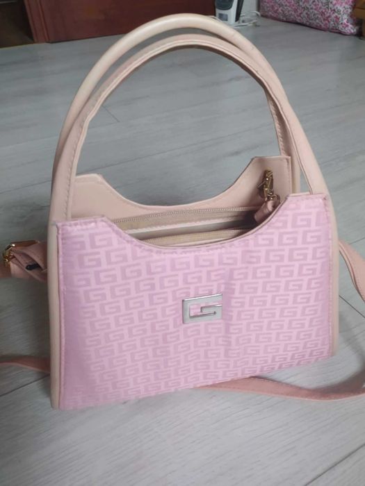 luksusowa torebka  guess kuferek glamour