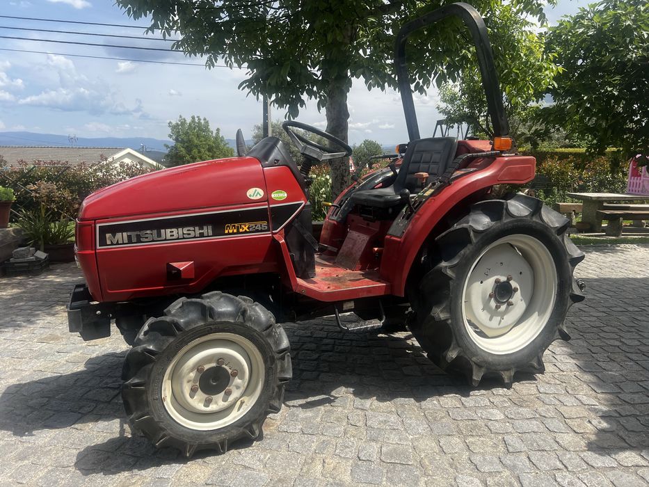Trator 4x4 mitsubishi