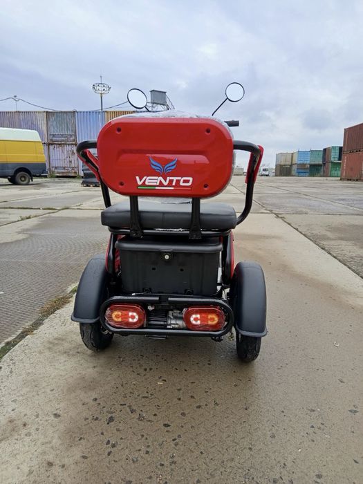 Електроскутер трицикл JOY трьох місний